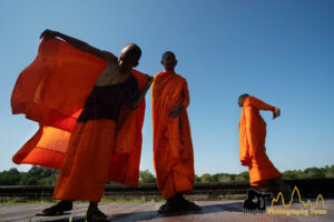 monks angkor wat temple