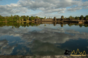 angkor wat moat reflection